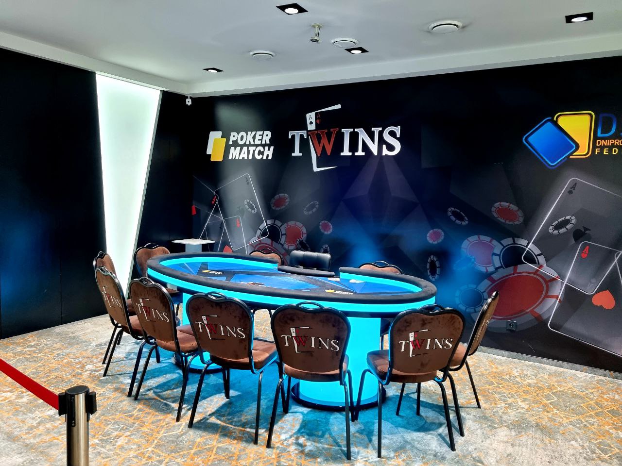 TWINS покерный стол